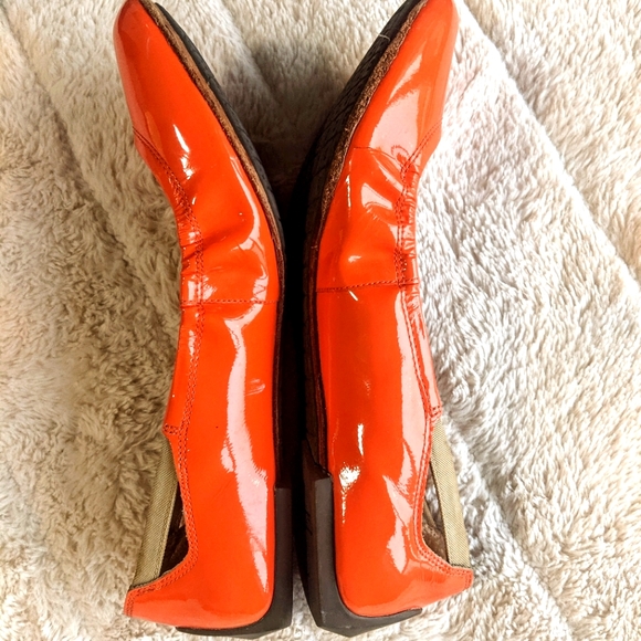 FREE With PURCHASE: TSUBO • Vibrant Orange Patent Leather Ballet Flats - Picture 5 of 9
